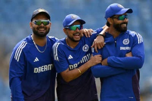 Gavaskar Calls for Kuldeep Yadav's Inclusion in Second Test; Questions Bumrah's Fitness After Leeds Loss