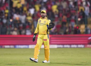 Aakash Chopra Dismisses Irfan Pathan's MS Dhoni 