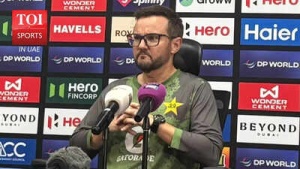 Pakistan Coach Hesson Voices Disappointment as India Forgoes Handshake After Asia Cup Defeat