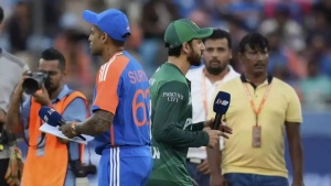 Suryakumar Yadav Skips Asia Cup Final Photo Op; Pakistan Captain Agha Poses Solo Amidst Pre-Match Intrigue