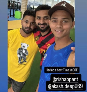 Yashasvi Jaiswal Shares Lighthearted Moment with Rishabh Pant & Akash Deep at BCCI CoE Amidst Test Squad Announcement